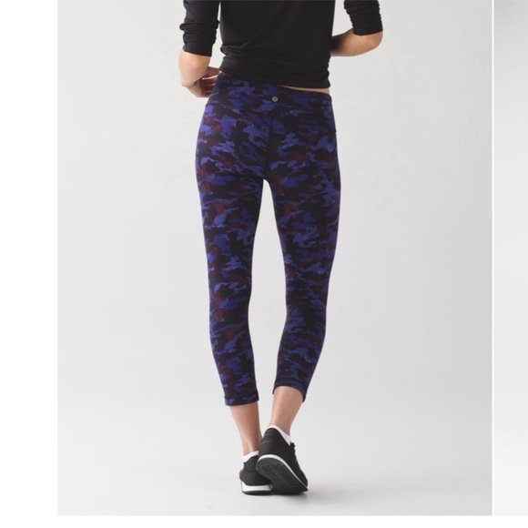 Lululemon Wunder Under Crop III 25” Hounds Camo Emperor Blue Black Size 4 - Picture 3 of 8